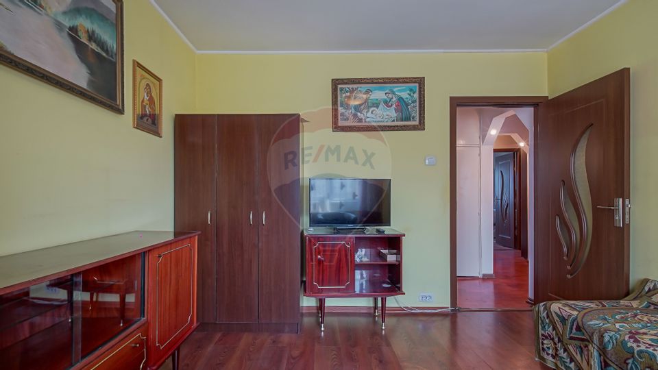 3 room Apartment for sale, Tractorul area