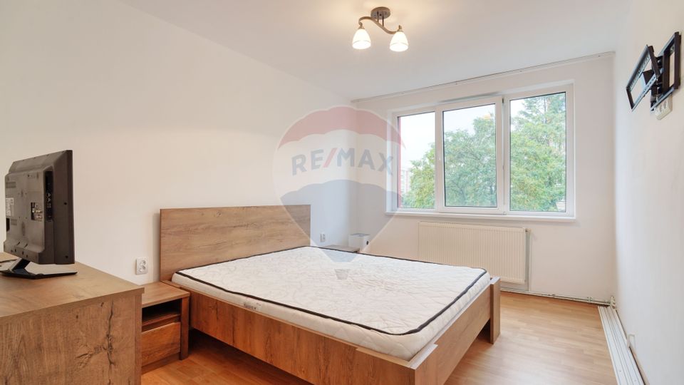 Apartament cu 3 camere de închiriat B-dul Victoriei