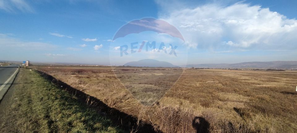 Land 8,600sqm Sarmasag / Soseaua E81