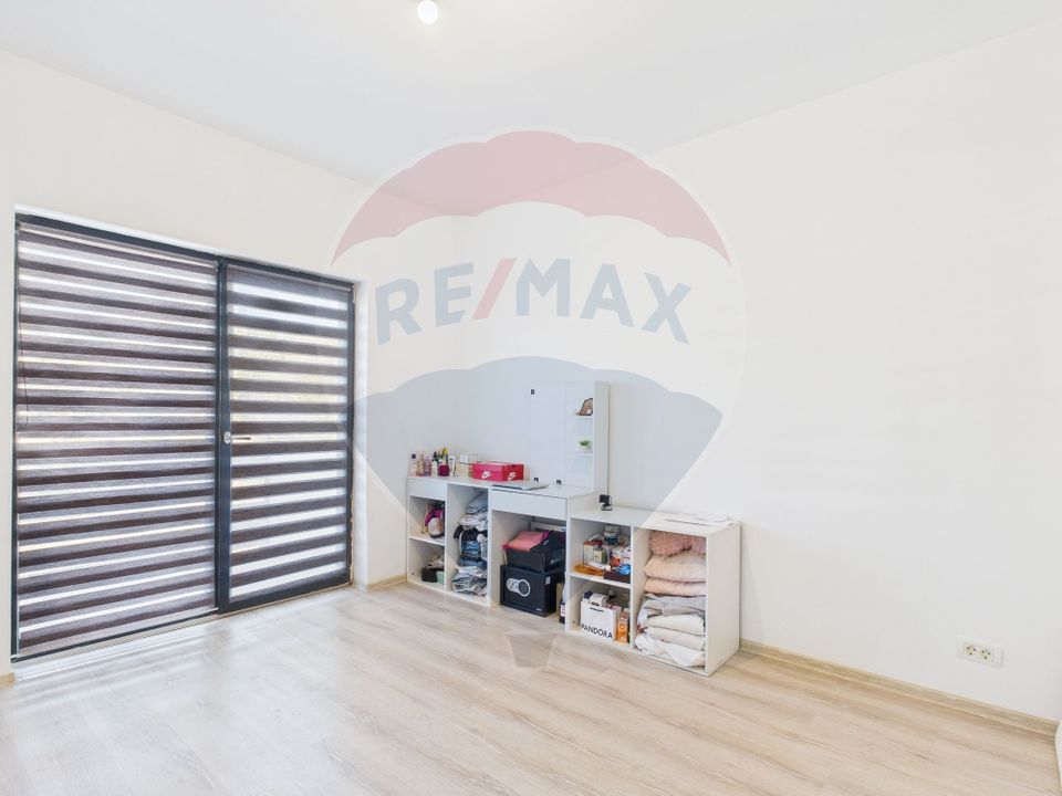 4 room House / Villa for sale, Est area