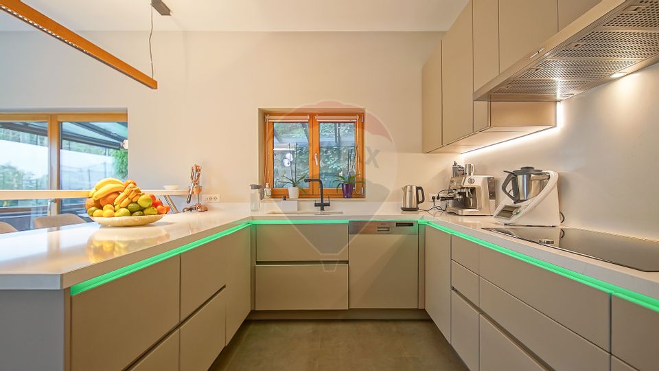 Vila moderna cu vedere spre padure Poiana Angelescu