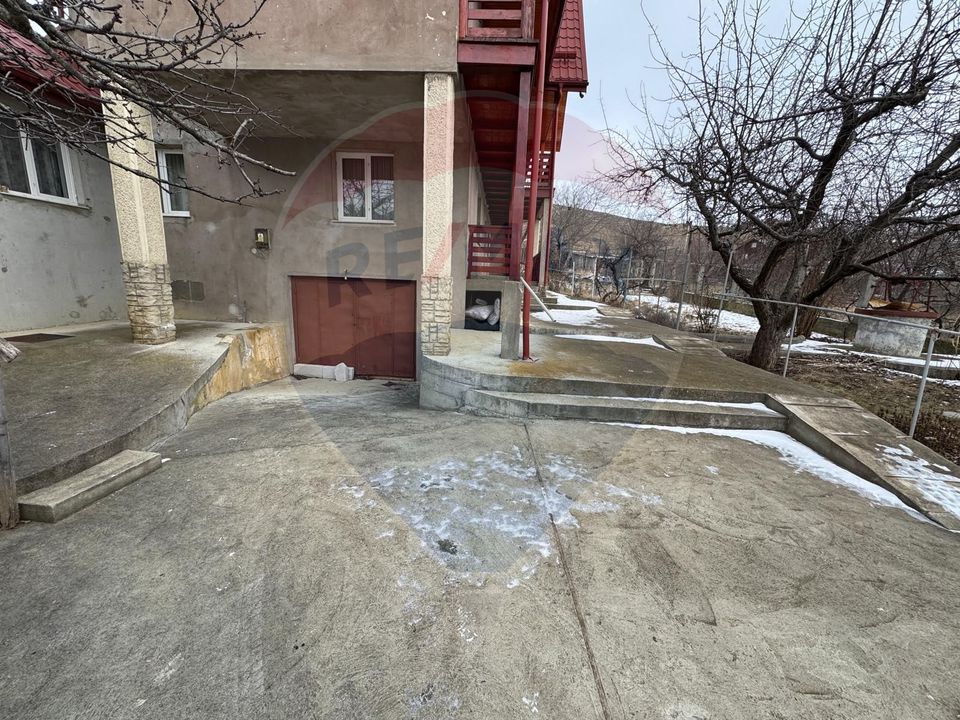 6 room House / Villa for sale, Darmanesti area