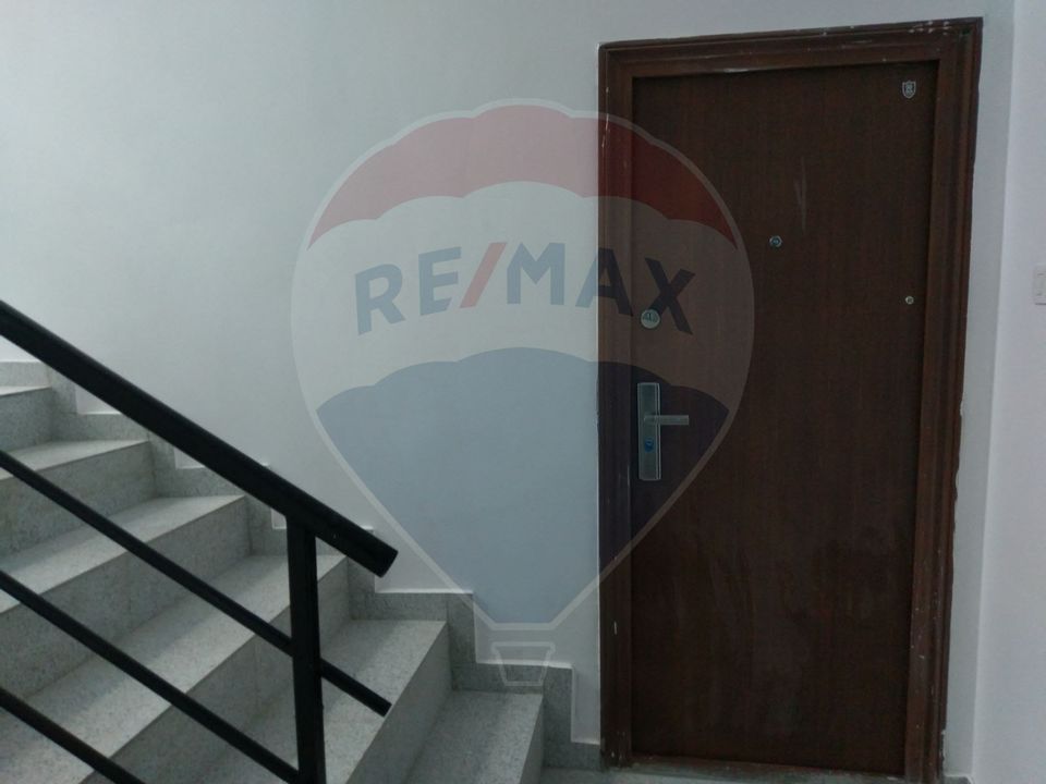 2 room apartment + central heating + parking space for sale Gorj area