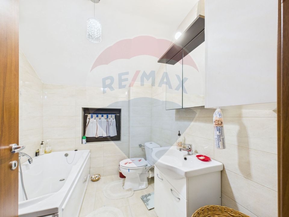 Casă / Vilă cu 5 camere de vânzare în zona Central