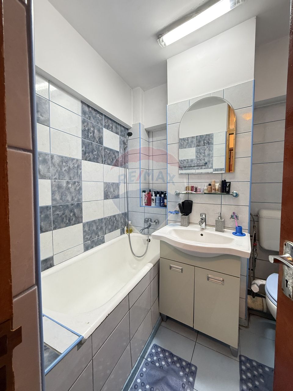 Apartament doua camere APARATORII PATRIEI