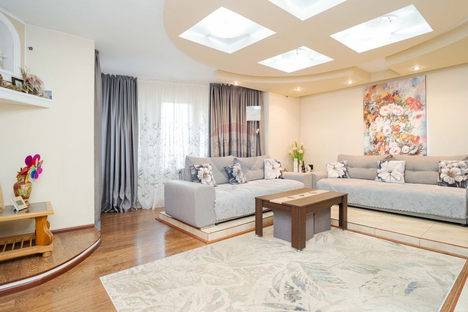 7 room House / Villa for sale