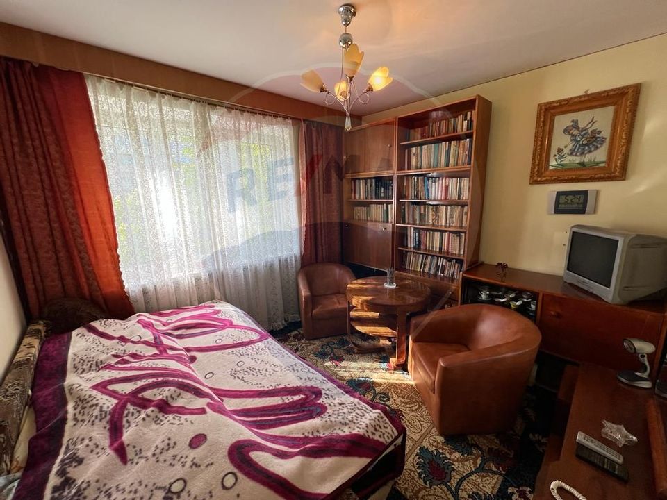 Apartament cu 3 camere de vânzare în cartier Săsar