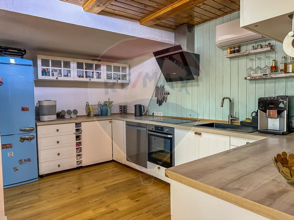 Casă / Vilă cu 6 camere de vânzare în zona Periferie