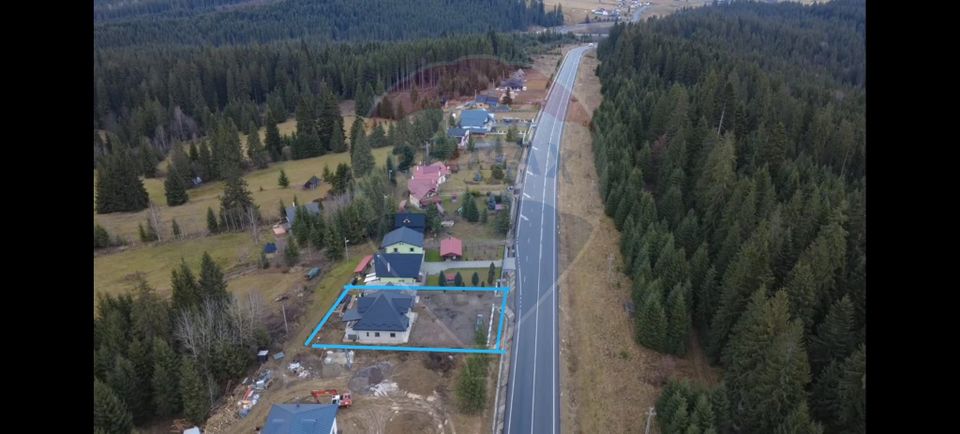 Casă / Vilă cu 8 camere de vânzare