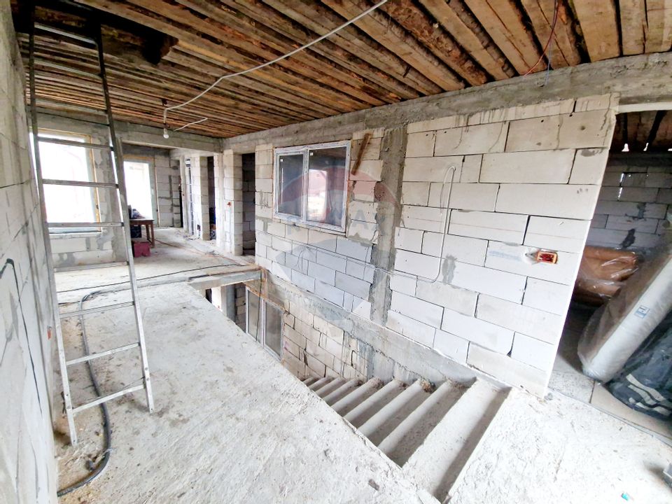 8 room House / Villa for sale