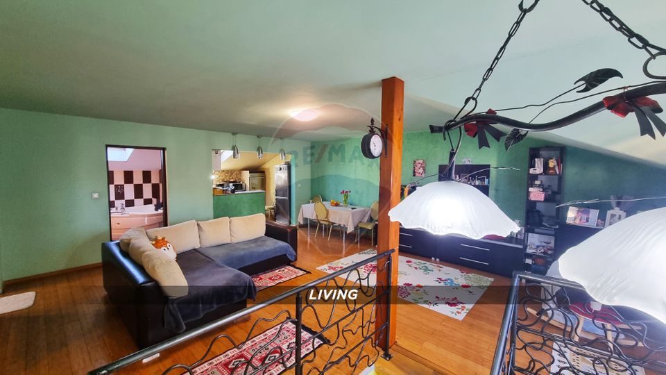 Casă / Vilă cu 5 camere de vânzare în zona Orasul Vechi