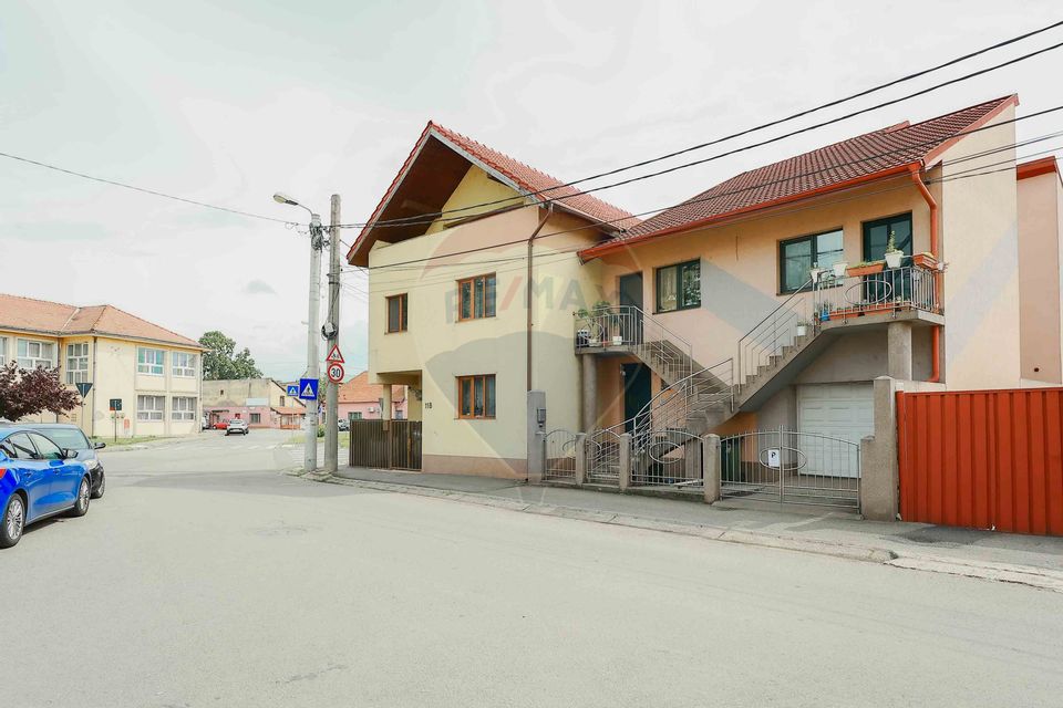 Casă de Vânzare cu 3 Apartamente de Investiție, Central, Oradea