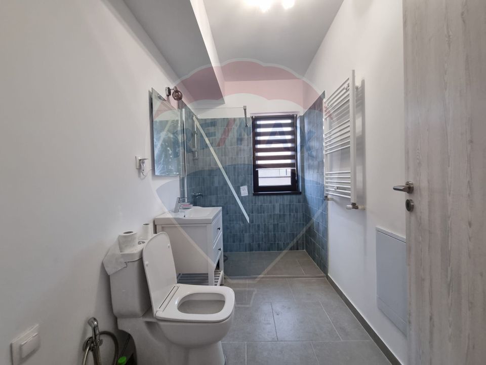 Penthouse 3 camere și loc de parcare, de închiriat, Cristian(REZERVAT)