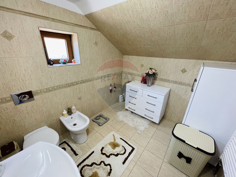 6 room House / Villa for sale