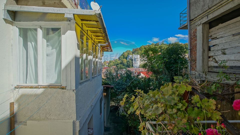 Corp de casă cu 2 apartamente și curte individuală, str. Făgetului