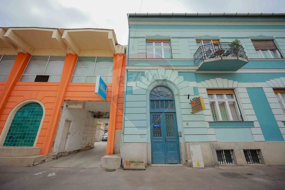 Ultracentral office Oradea, private terrace, premium finish, for sale