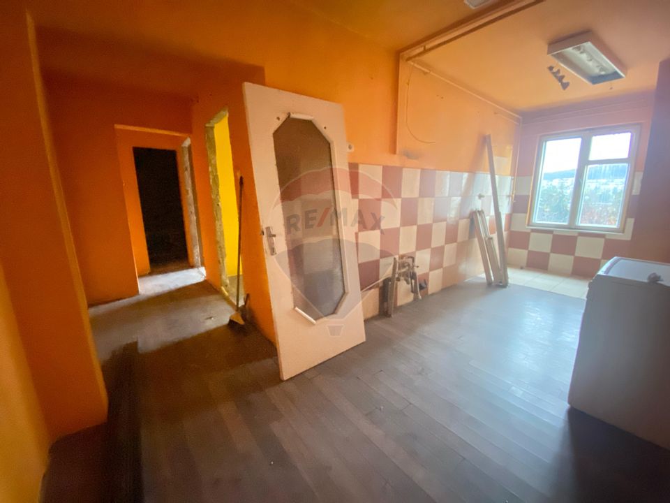 Apartament cu 3 camere de vânzare în zona 1 Decembrie 1918