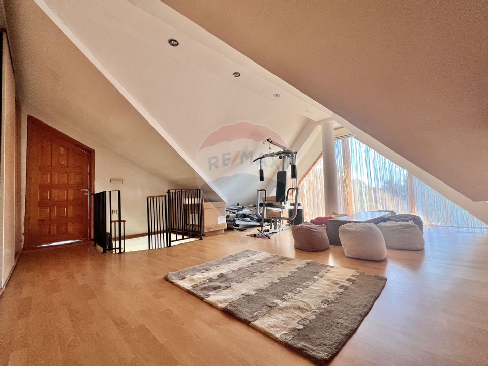 8 room House / Villa for sale