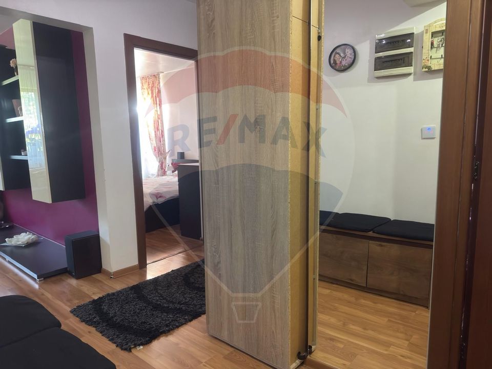 Apartament cu 3 camere de vânzare, etaj 2, zona Sud