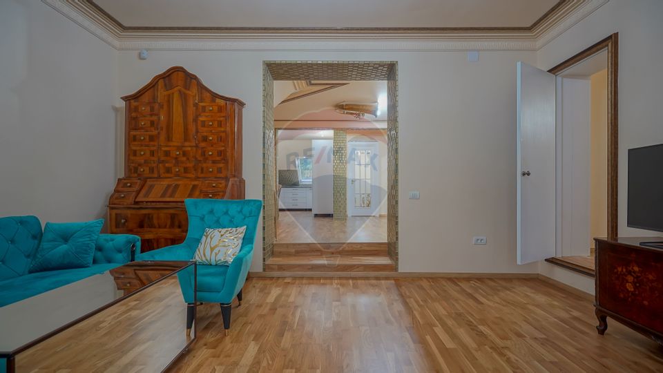 COMISION 0%|Apartament cu 4 camere | Ultracentral | Lux | Priveliște |