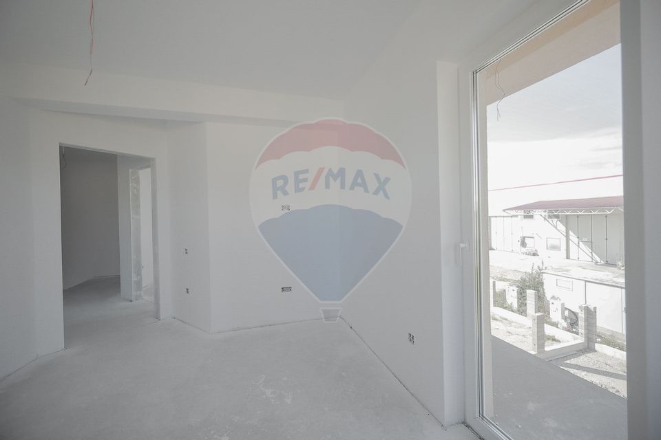 Casă nouă cu 3 Dormitoare, de Vânzare, zona Ioșia