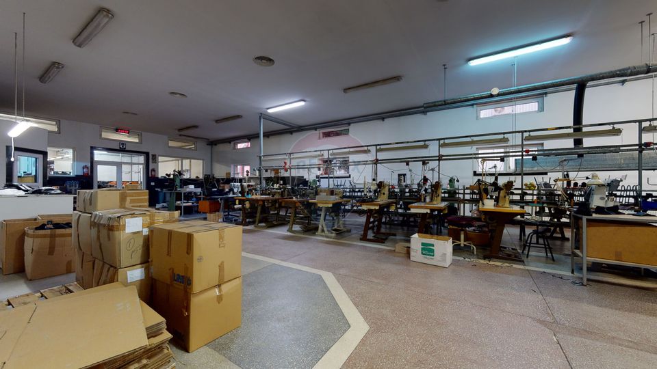 Producție / Depozitare + Birouri – Proprietate industrială de vânzare