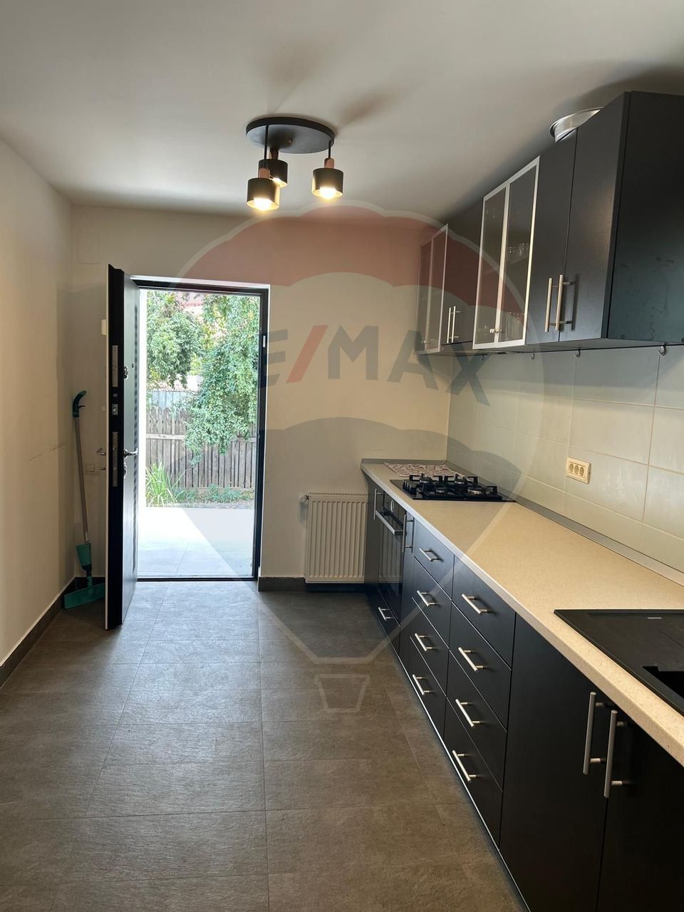 DE VANZARE Casă / Vilă cu 5 camere de vânzare în BUFTEA