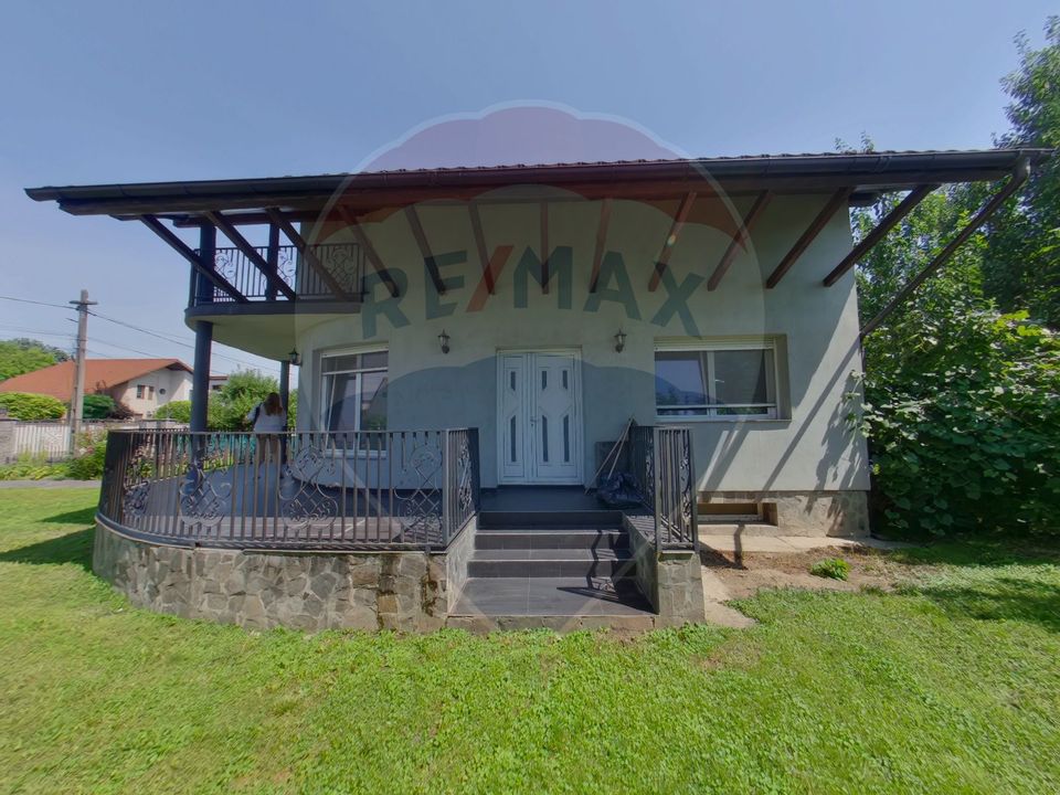 Casă / Vilă cu 5 camere de închiriat în zona Nord