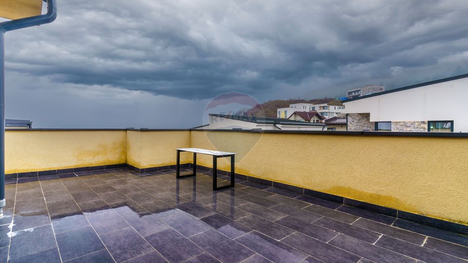 Duplex ultrafinisat 4 camere - la cheie, zona VIVO