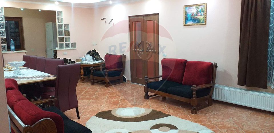 Casă / Vilă cu 6 camere de vânzare