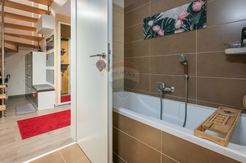 Apartament 3 camere tip duplex cu parcare si boxa la Maurer Residence