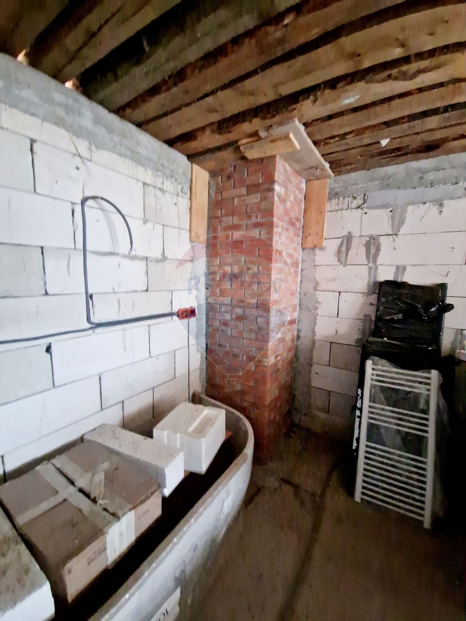 8 room House / Villa for sale