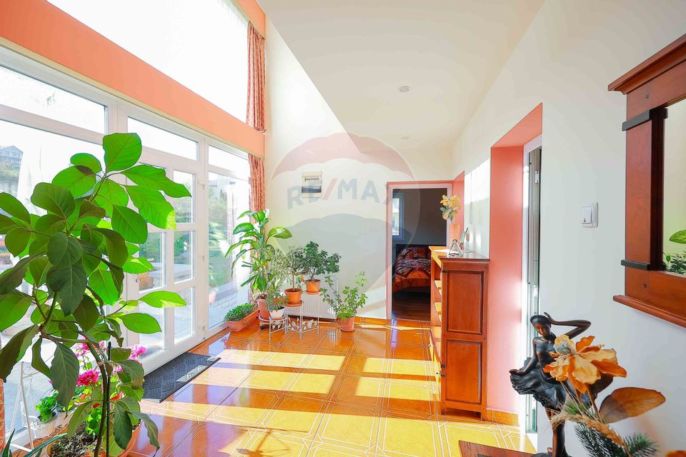 8 room House / Villa for sale, Central area