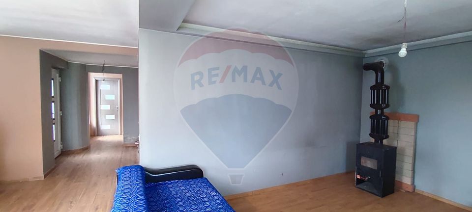 DE VANZARE casa la 10 min de oras