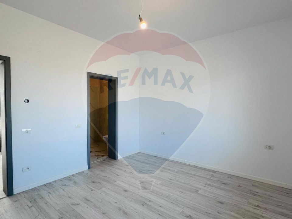 Casa noua, individuala, stil american - Crevedia