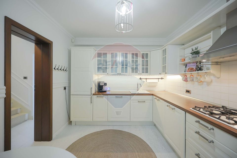 Casă de vânzare cu 3 dormitoare, cartier Europa, Oradea