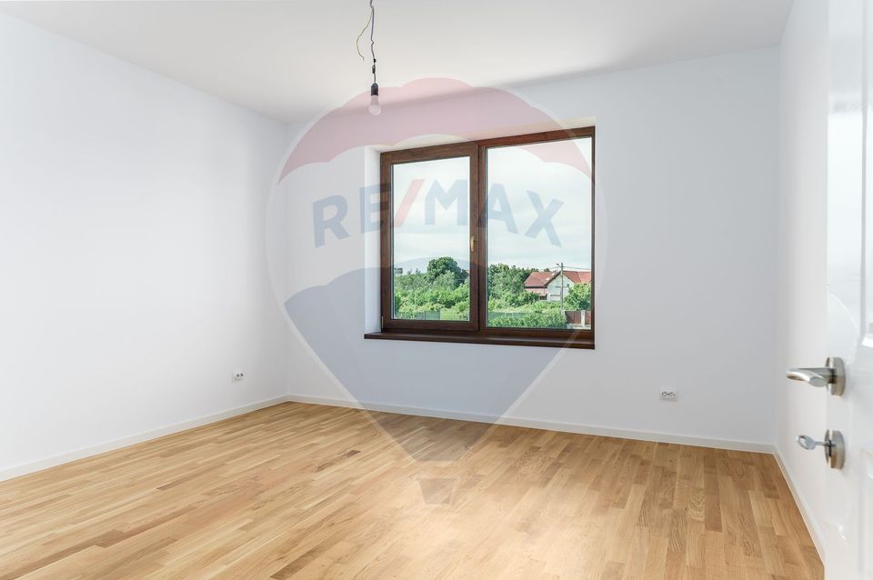 Vilă frumoasa cu 5 camere, 700 mp currte si pompa de caldura - Saftica