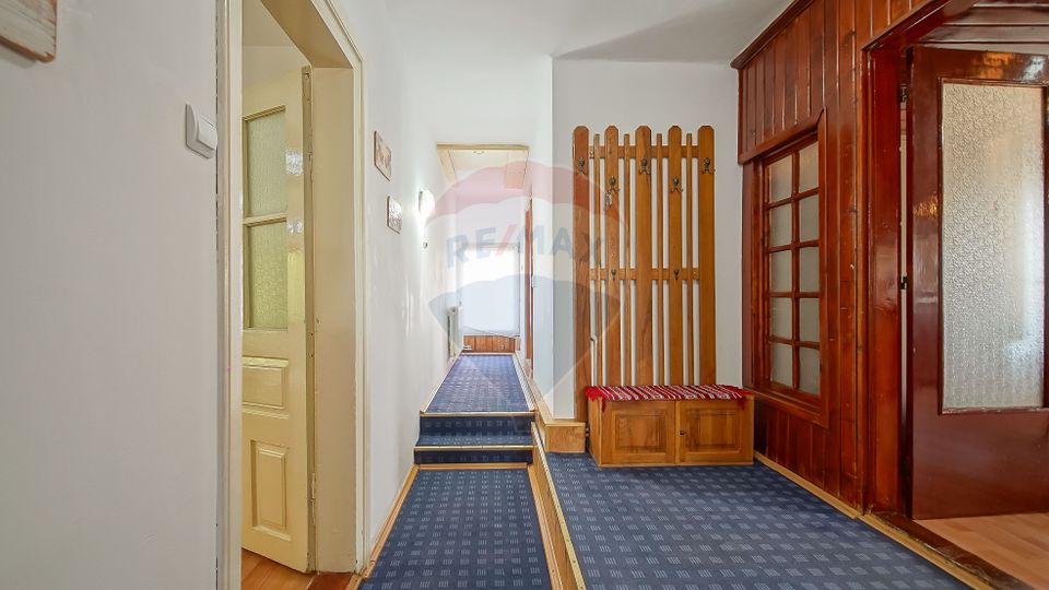 Vilă cu farmec istoric în Bușteni, pensiune sau locuință de vacanță!