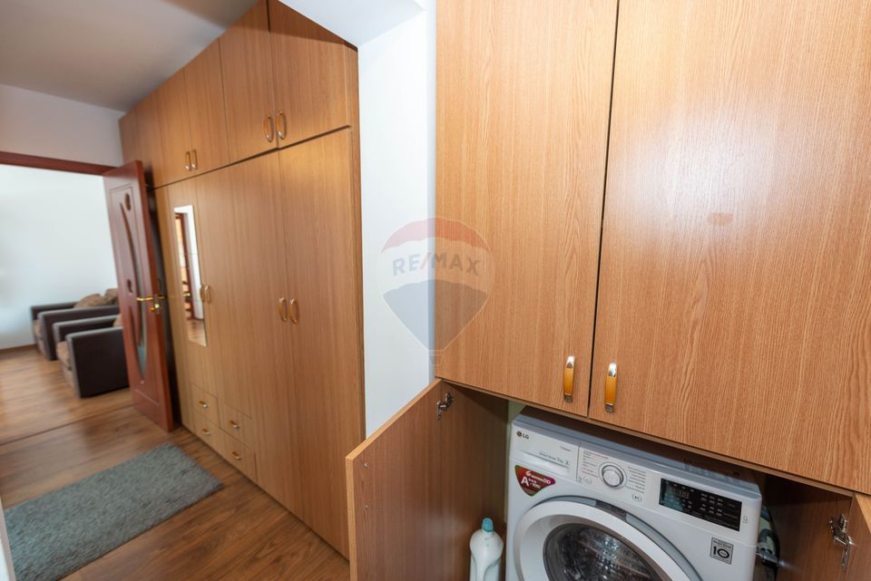 Apartament semidecomandat cu 3 camere de inchiriat Vasile Goldis Minis