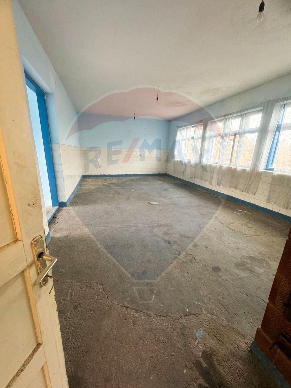 115sq.m Commercial Space for rent