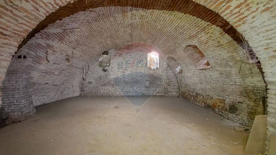 Casă singură în curte, de închiriat, Schei!