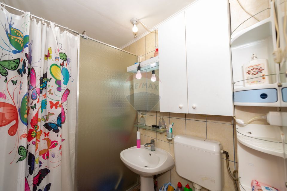 Apartament cu 2 camere de vanzare  Piata Resita , 38mp