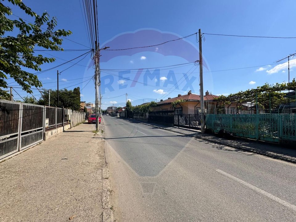 Casă  de vânzare în zona de Nord-Str Prelungirea Bradului