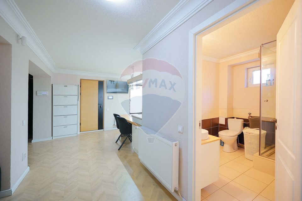 De vânzare Casǎ cu 4 camere, singur în curte, Ultracentral.