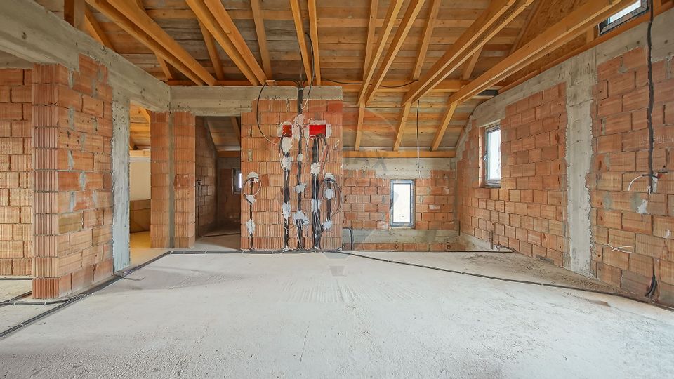 5 room House / Villa for sale