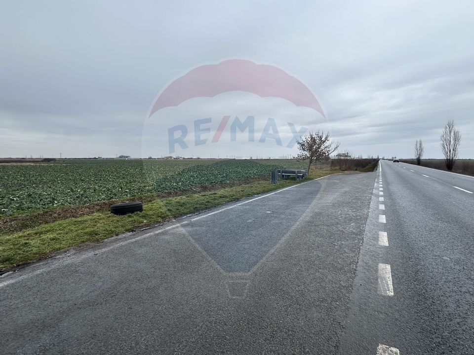 Teren intravilan 80500mp. aproape de nodul rutier de pe DX Oradea-Arad