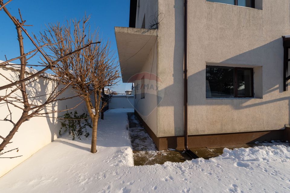 Special villa with 3 levels for sale Pantelimon - Cernica Forest