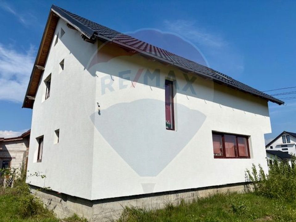 Casă / Vilă cu 5 camere de vânzare