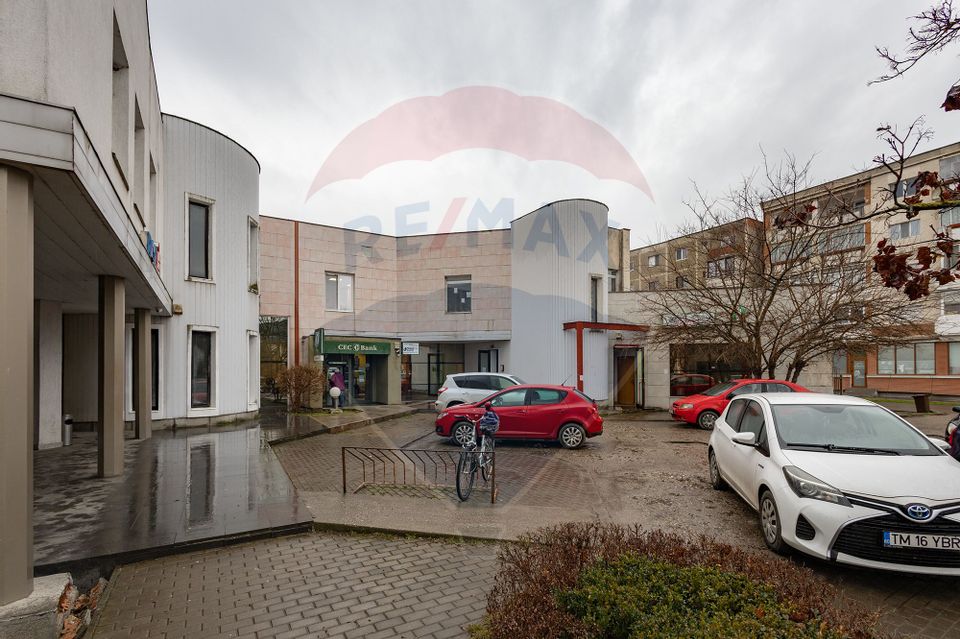 1,048sq.m Commercial Space for sale, Central area