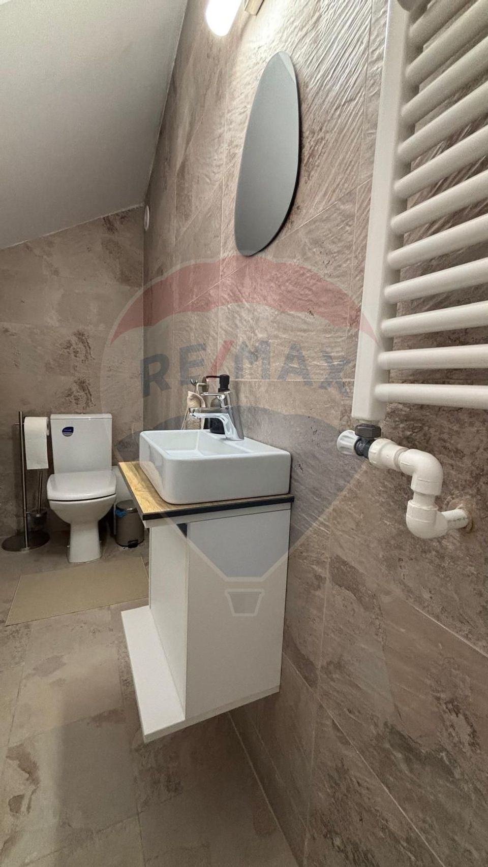 Casa  cu etaj de inchiriat pe termen lung Eforie Nord